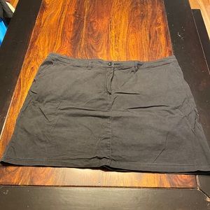 Black skort Size 22
